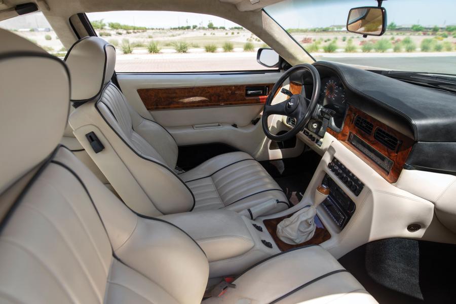 Интерьер Aston Martin Virage 1990 года  (NA) (фото 39 из 52)
